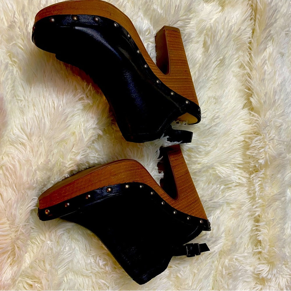 Black Jessica Simpson High heels